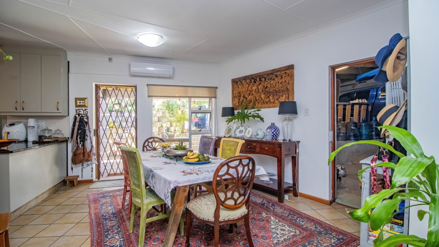 5 Bedroom Property for Sale in Fraaiuitsig Western Cape